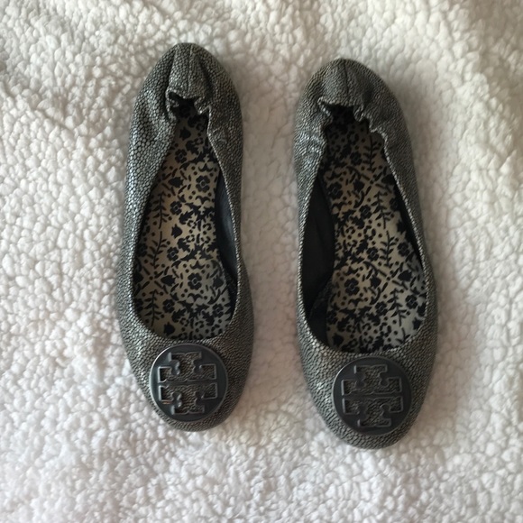 Tory Burch flats in grey stingray size 7 - Picture 2 of 7